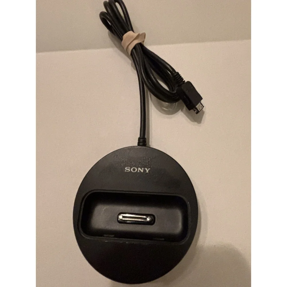 Sony TDM-iP20 Dock for Older Model‎ Ipod/Iphone - Good Working Condition